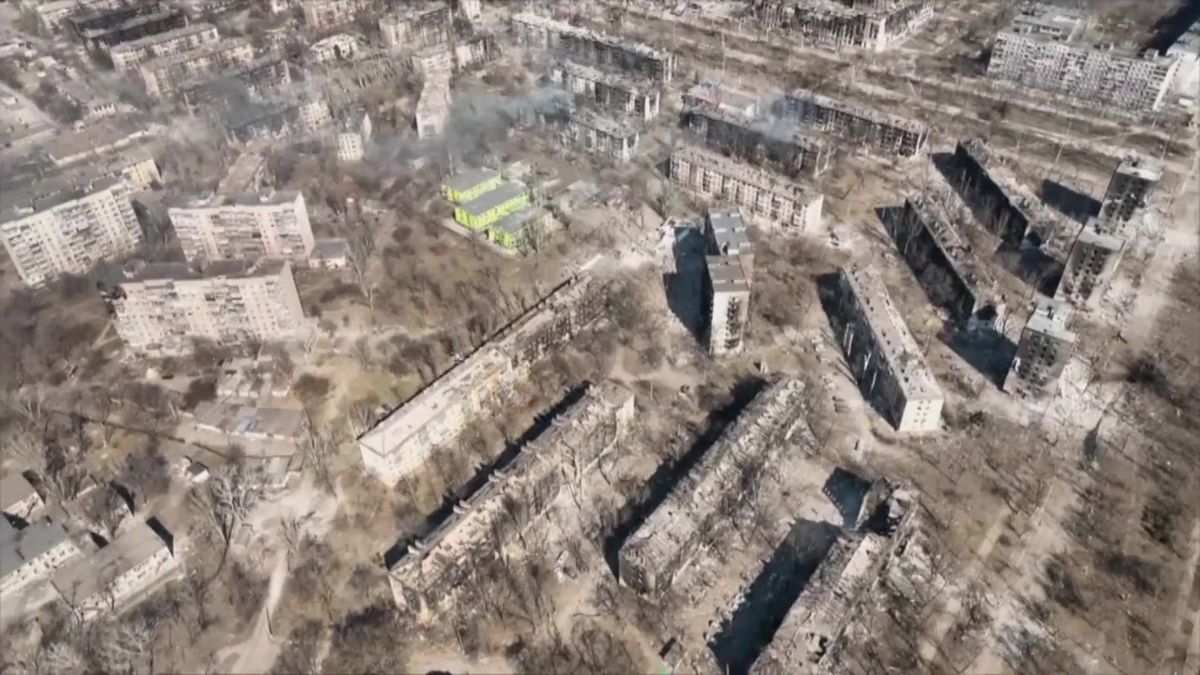 Video: Záběry z dronu odhalují zničený Mariupol